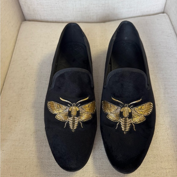 Black Loafers Slip-Ons with Embroidery and Suede Material - Picture 1 of 2